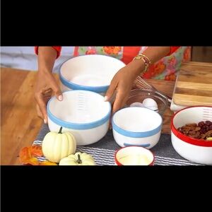 NIB Overstock stoneware cornflower blue mixing bowl set of 3 Chef Carla Hall